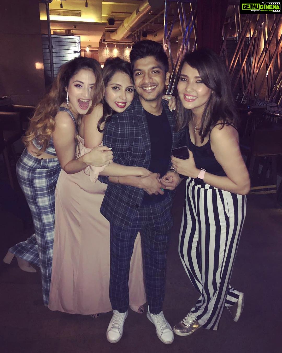 Zoya Afroz Instagram - Vibhu’s life in a picture 😜 #bffffffffffffs