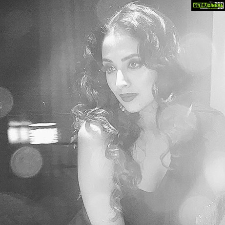 Zoya Afroz Instagram - Some things are best left a blur..