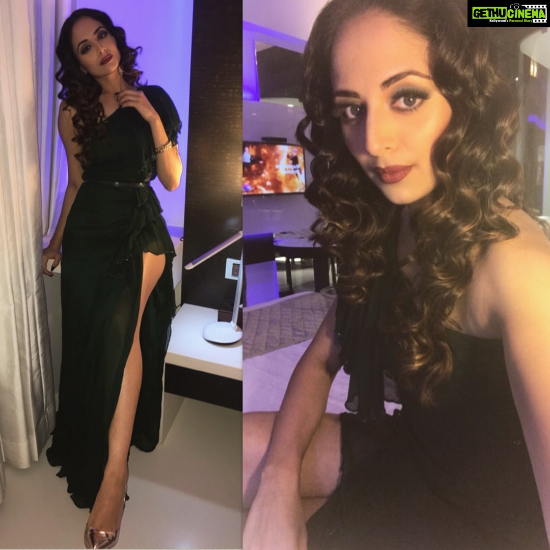 Zoya Afroz Instagram - Cuz darling I’m a Nightmare dressed like a Daydream ⚡️⚡️⚡️⚡️⚡️⚡️⚡️⚡️⚡️⚡️⚡️⚡️ Thanks @karn_malhotra for dressing me like a daydream though 😍