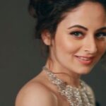 Zoya Afroz Instagram - ✨ #photoshoot #covershoot #covergirl #magazinecover #diamonds #jwellery #beautyshot #fashion #zoyaafroz #photoshootsbelike #clickclickflash Photographer @bhawanavermaofficial Cover girl @zoyaafroz MUA @ralphdaniels08 Styled by Aditya Walia