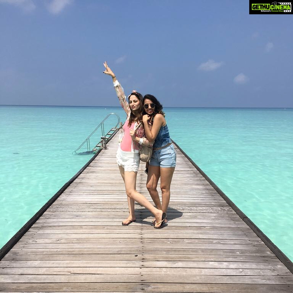 Zoya Afroz Instagram - Vacay with bae👯 #thisismymondayblues😉#maldives #vacaylife #bae #baecation #oppositesattract Maldives