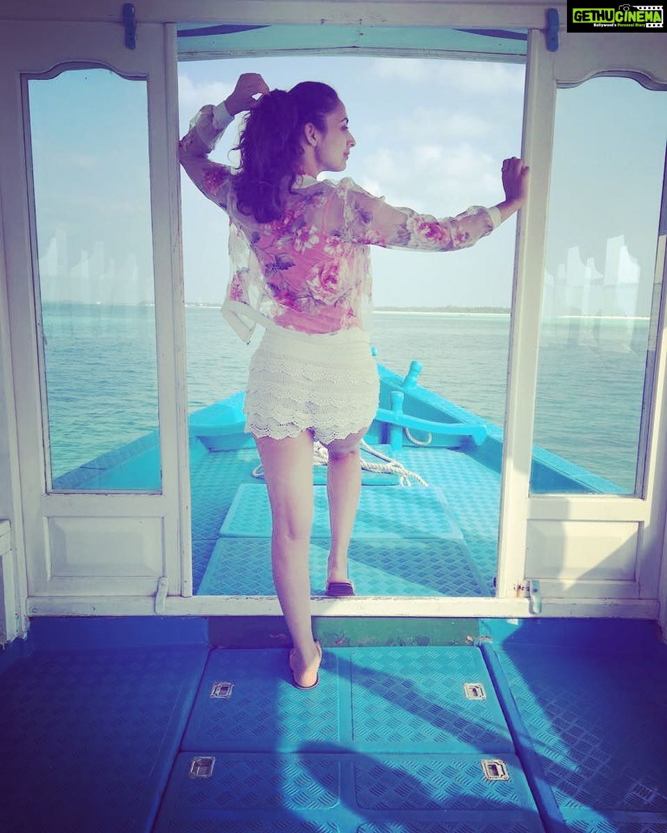 Zoya Afroz Instagram - Hues of blues.. Maldives