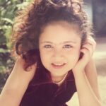 Zoya Afroz Instagram - Being a diva since like.. Forever ✨💁🏻😂 #happychildrensday #diva #oldmemories #alwaysstylish P.S. thanks momma for dressing me so sassy 😉