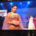 Zoya Afroz Instagram - ⚡️ Showstopper ⚡️ for designer Gagan Kumar. #jaipurfashion #fashionweek #fashionshow #showstopper #backstage #indianwear #grace #shinebrightlikeadiamond #blingbling Jaipur, Rajasthan