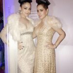 Zoya Afroz Instagram - Twining with my showstopper @zoyaafroz @bangloretimesshow #backdstagedrama #sassydiva #priakataariapuri #pkp #kaftanqueen