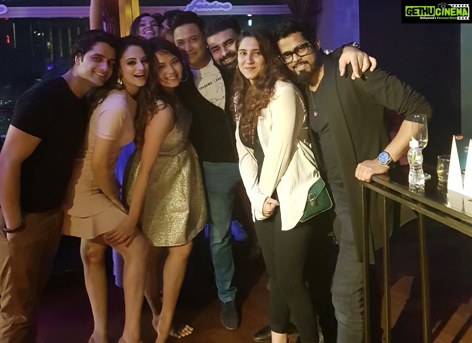 Zoya Afroz Instagram - This was sooo much fun !!! 🎉🎂🥂🎊🎉 #bestbirthdayever #myfriendsarethebest #thiswasfun #crazychicks The St. Regis Mumbai