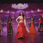 Zoya Afroz Instagram - Surat Fashion Fest 2017 #showstopper #rampwalk #fashion #indian Gujarat