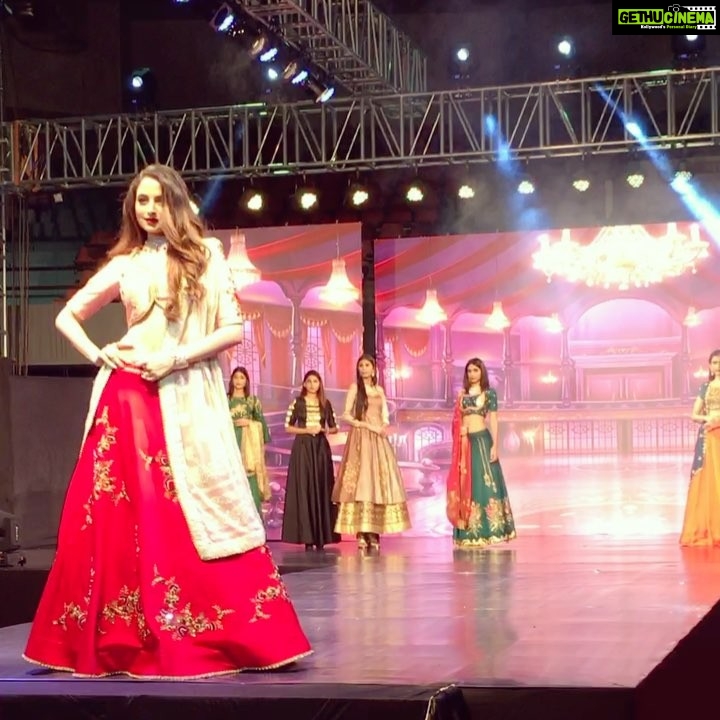 Zoya Afroz Instagram - Loved being the Showstopper for Surat Fashion Fest 2017! And loved wearing this beautiful lehenga! 😍 #surat #fashion #rampwalk #showstopper Gujarat