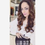 Zoya Afroz Instagram - #selfieswag Don't know what that means but looks like a good hashtag✌🏻😬 #hashtag #someonehelpmewithhashtags