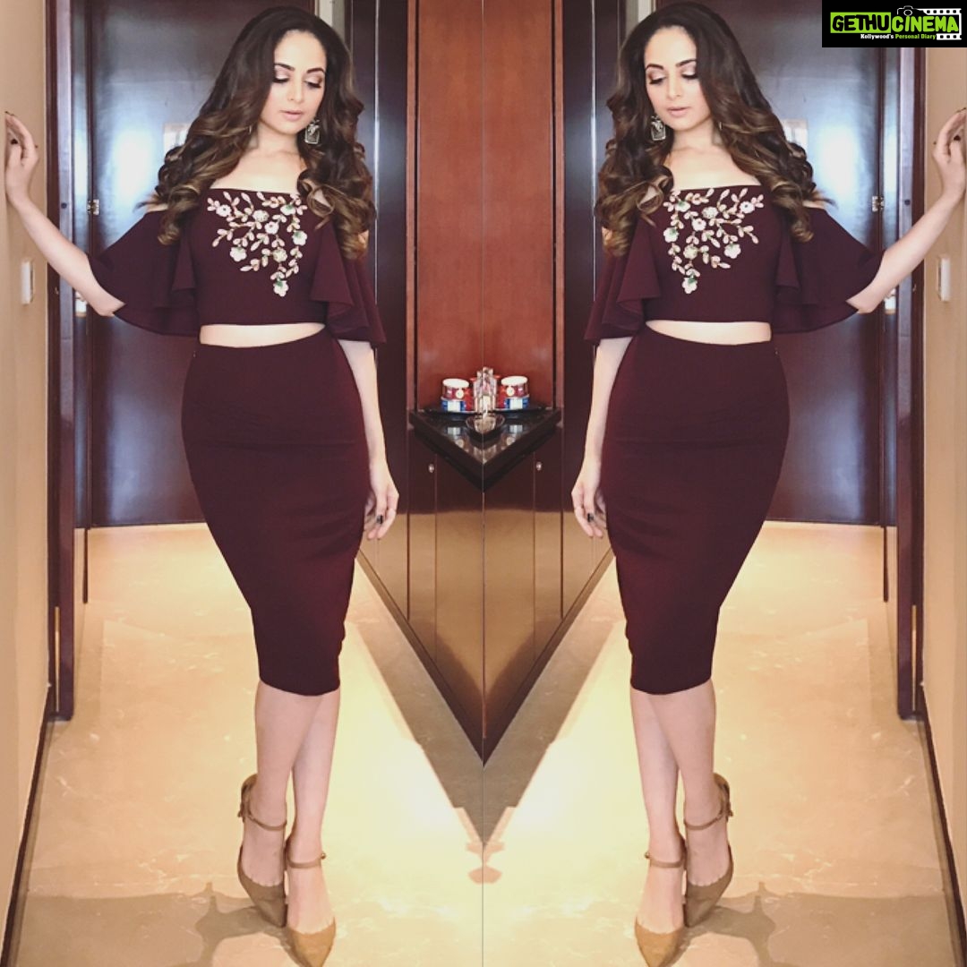 Zoya Afroz Instagram - Thanks @kashmiraaofficial for such amazing outfits! Jwellery by @paromapopat Styled by @hitendrakapopara @ikavitakandwal MUA @vinod1405 Hair @pathaksushama