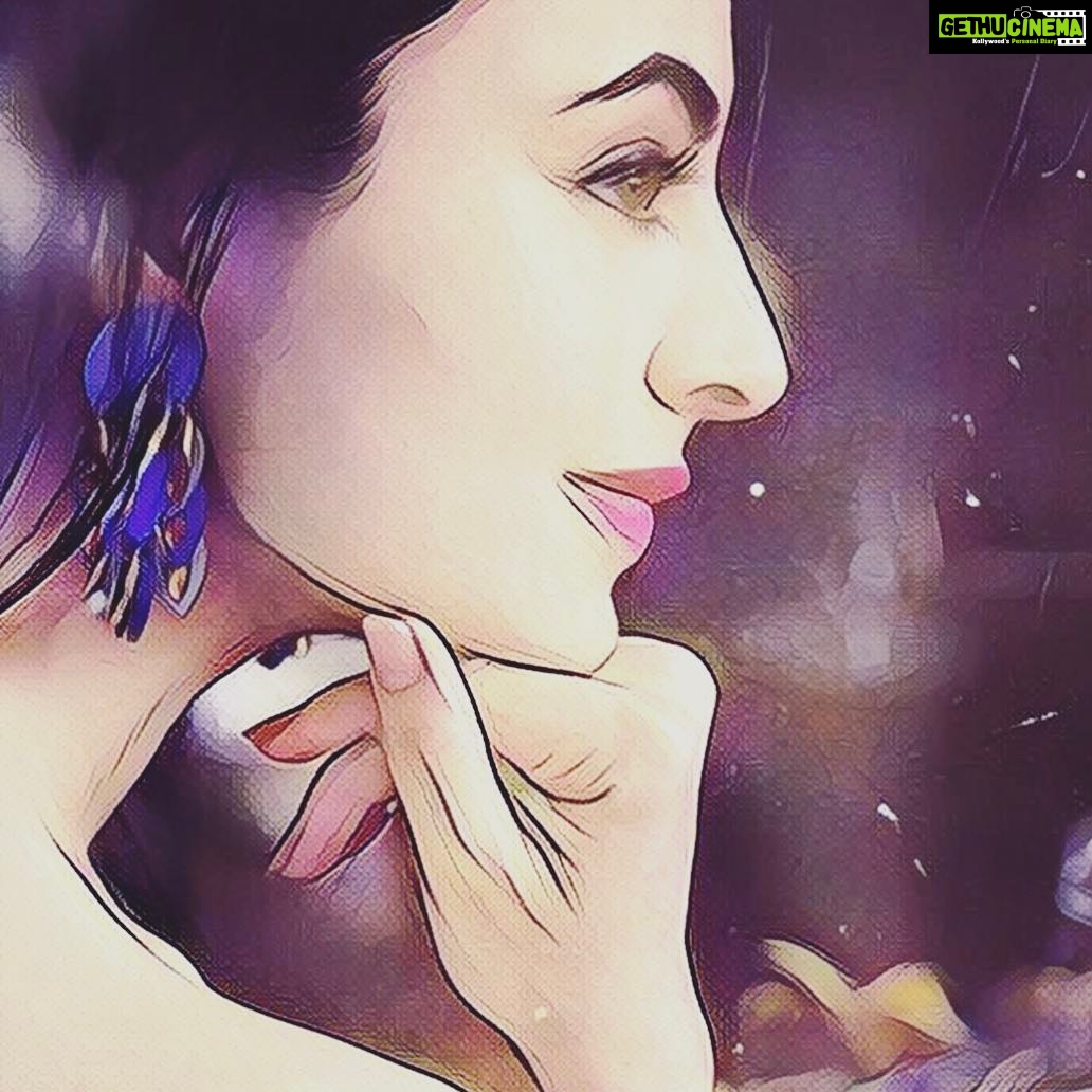 Zoya Afroz Instagram - Nothing can dim the light that shines from within✨