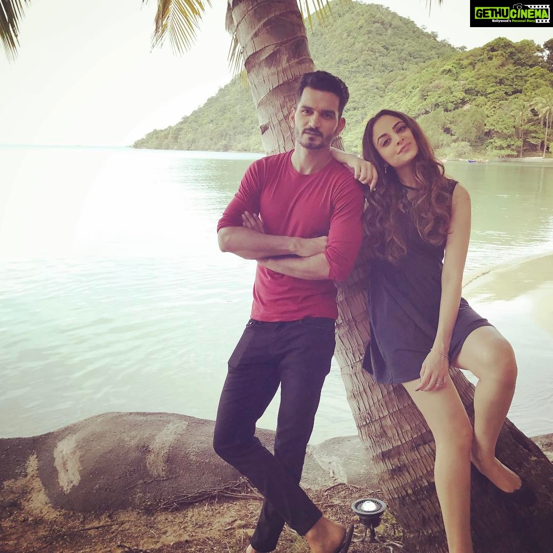Zoya Afroz Instagram - friend-turned-co-star.. 🤷🏻♀️🤦🏻♂️ music video coming soon.. can't wait 🤗 Koh Chang, Thailand