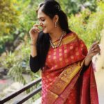Harika Narayan Instagram - A saree day and I flaunt 💖💫 . . . Jewellery: @renukacreations1