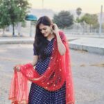 Harika Narayan Instagram – మీకు మరియు మీ కుటుంబ సభ్యులందరికీ సంక్రాంతి శుభాకాంక్షలు 💐🥰
.
.
.
.
Outfit : @vedulaswardrobe
PC : @arunkaundinya