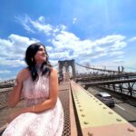 Harika Narayan Instagram - Brooklyn Bridge🖤 #NYCdiaries🖤 . . . PC : @sowmyasudha #nyc #brooklynbridge #traveldiaries