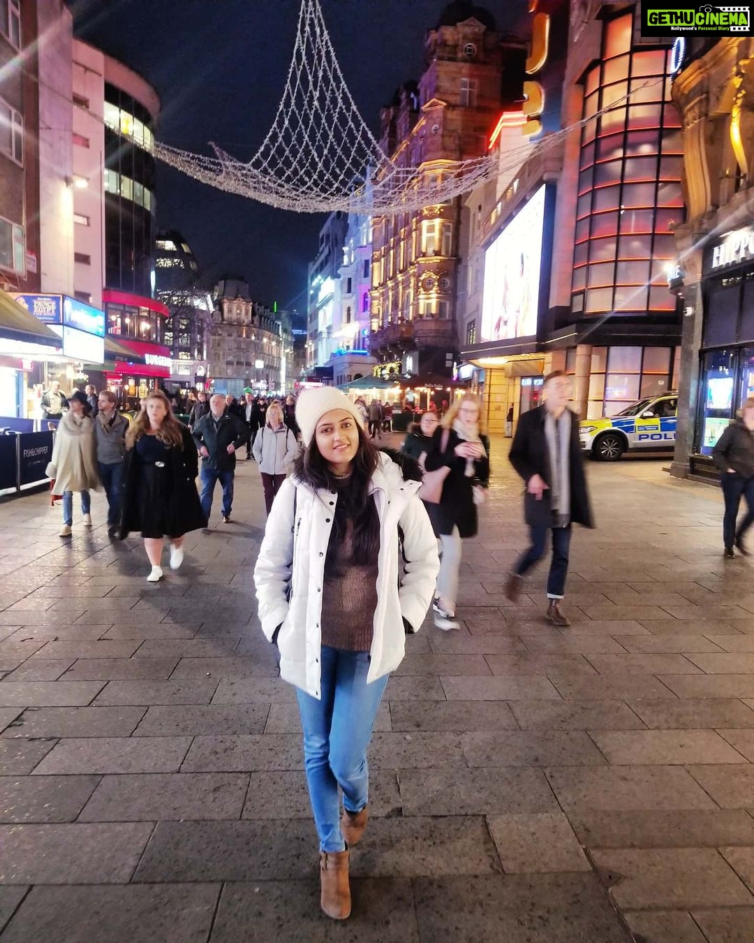 Harika Narayan Instagram - In the world full of chaos, she be her own peace💫 . . . . . #throwback #londondiaries #happytraveller 🖤