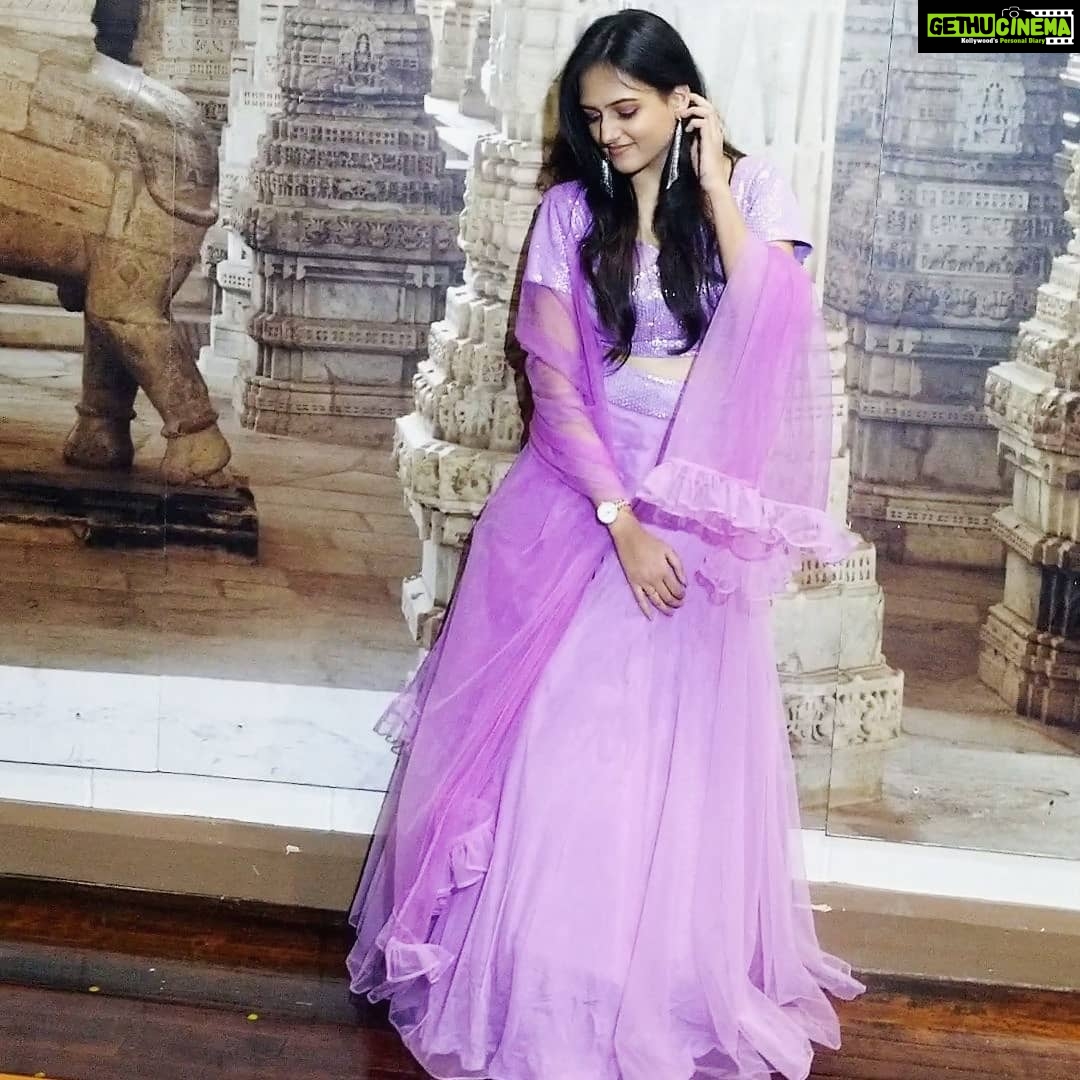 Harika Narayan Instagram - Had an amazing time performing at Manchester ♥️💫 Thank you for this beautiful outfit @mounagummadi. And thank you @iamkalpika my saviour ♥️ Label : @hilodesign.co Designer : @mounagummadi Manchester, United Kingdom