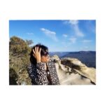 Harika Narayan Instagram – Time flies like a blink. Feels like yesterday. I can still feel the breezes of beautiful blue mountains 💙
#throwbackthursday #scenic #Australia #wanderlust #happytraveller Blue Mountains, Katoomba, Three Sisters