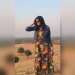 Harika Narayan Instagram – Falling back to retrograde with new spirit💫💛
.
.
.
PC : @vedalahemachandra 💫
#khimsar #sanddunes #jodhpur #diaries #travellingforwork #traveldiaries Rajasthan, India