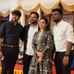 Haripriya Instagram - Had a great show with this amazing team yesterday ! 🎶 🎤 🎹🥁 Pc: @pradeepkumarkg_ . . . #Haripriyasinger #haripriya #explore #music #peace