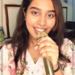 Haripriya Instagram - Aye sinamika 🤍🌸 - - Lot of people asked me for Just voice :D so here’s my version 🥰💁🏻‍♀️ Composed by @arrahman Sung by @karthikmusicexp #okkanmani #sinamika #maniratnam #arr #music #coversong #reels #singer #musician