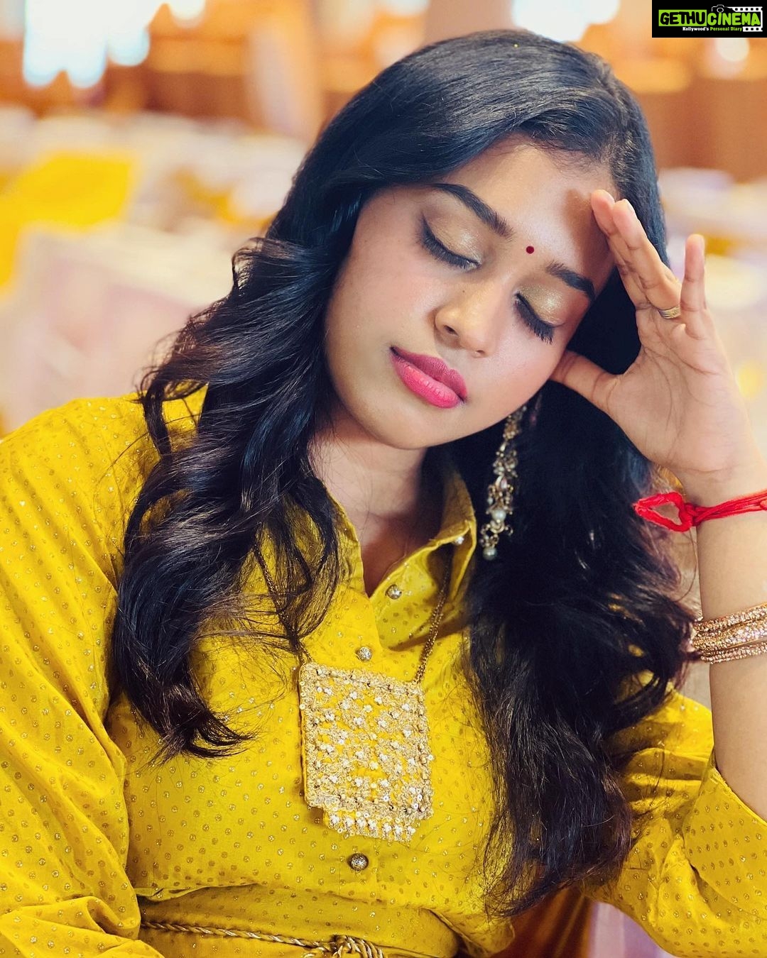 Haripriya Instagram - 😁😌😆👀😒 . . . Re-posting cozzzz ya girll messy 🥲 #haripriya #haripriyasinger #mood #clueless #musician #lifesgood Madurai, India