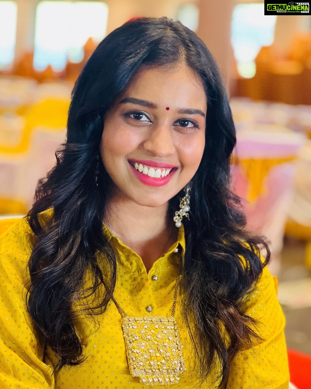 Haripriya Instagram - 😁😌😆👀😒 . . . Re-posting cozzzz ya girll messy 🥲 #haripriya #haripriyasinger #mood #clueless #musician #lifesgood Madurai, India