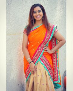 Haripriya Instagram - Outfit : @siris_designhouse 
.
.
.
.
📸 : @agtraju 
Dhavaninotsorry 🤣 #haripriya