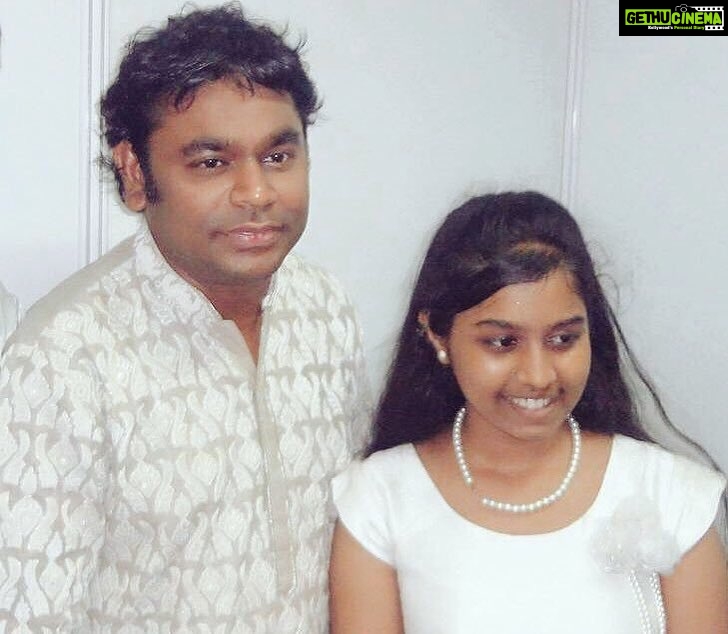 Haripriya Instagram - Happy birthday rahman sir !! 🎂💐 #arrahman #HBDarrahman #haripriyasinger