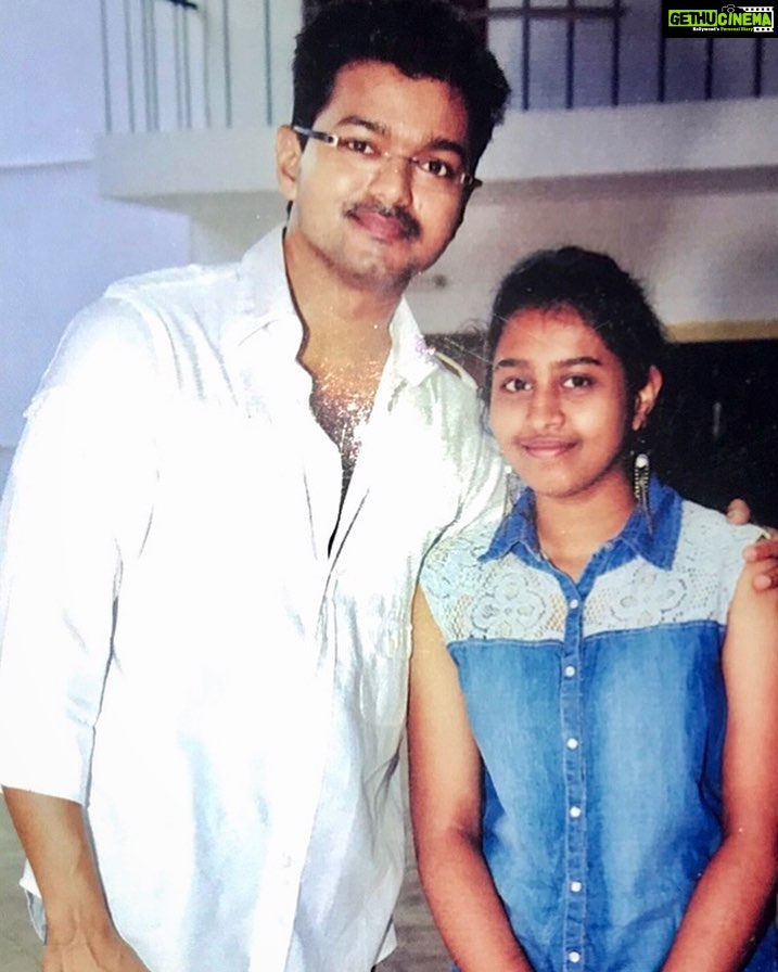 Haripriya Instagram - Thalapathy!!!!!!!! 😭 #throwback #thalapathy #vijay