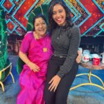 Haripriya Instagram - From the sets of @starmaa supersinger 🤍✨ @kschithra @itsme_anasuya @beinrare @vedalahemachandra @singer_mano . . . #starmaa #supersinger #haripriya #kschithra #anasuya #sudheer #hemachandra #reninareddy #mano