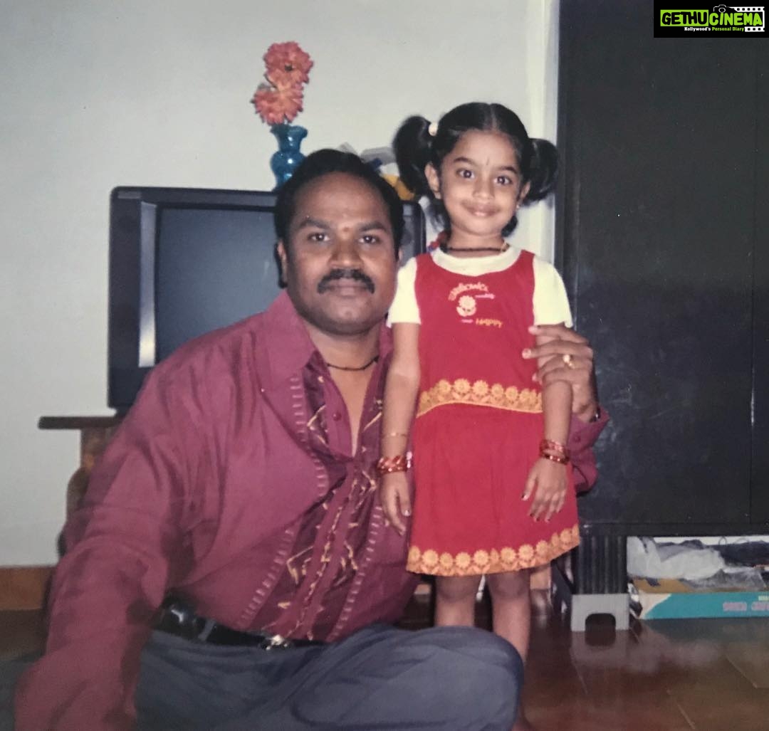 Haripriya Instagram - Daddy and me ! 😌☺️☺️☺️ pc: @this_is_ksv