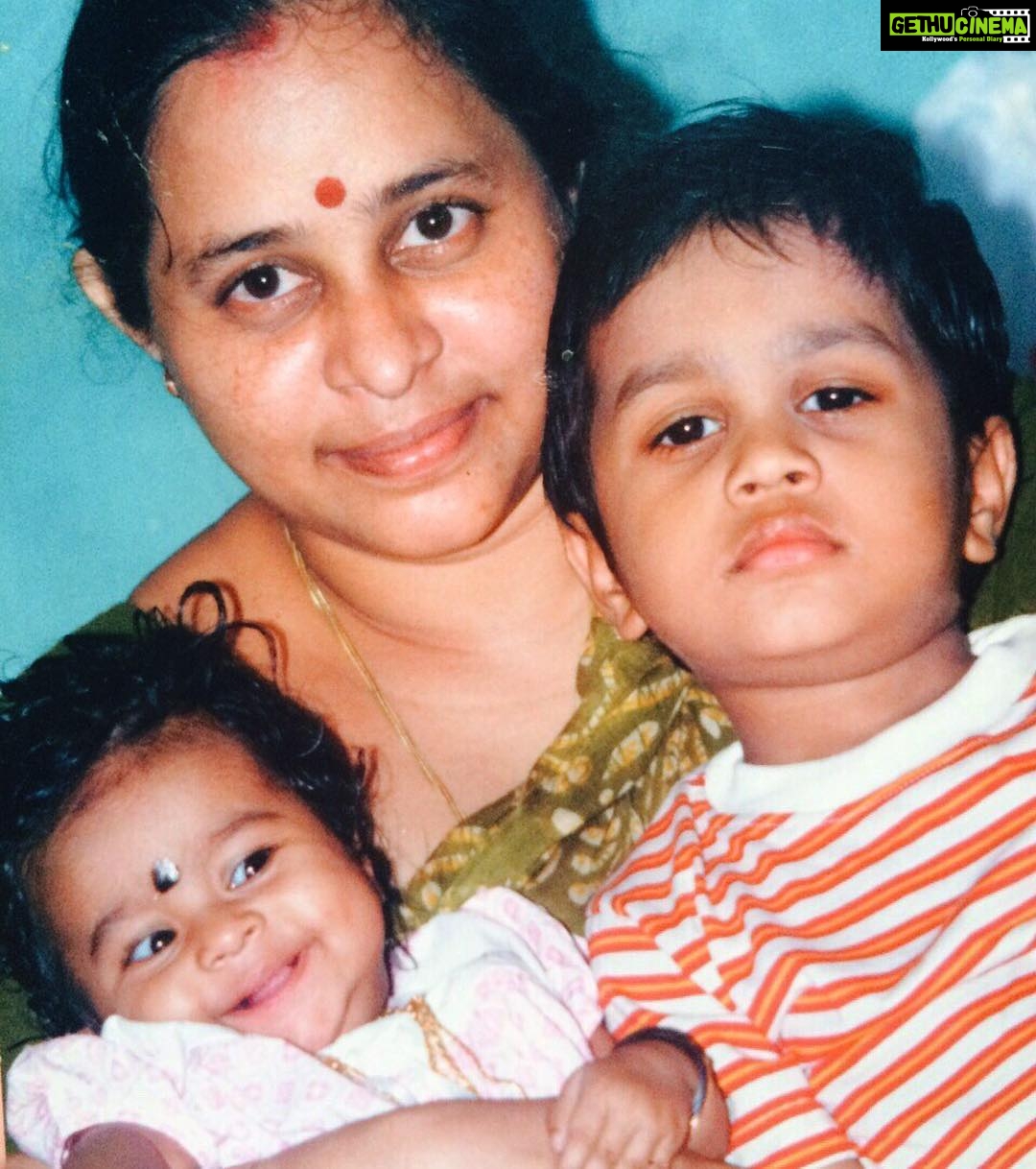 Haripriya Instagram - Happy children’s day !!! Ps:Thats me my mom and my brother #nostalgic