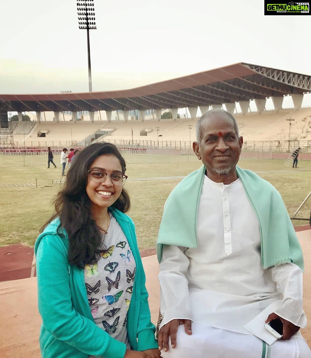 Haripriya Instagram - With maestro ilayaraja sir ! ⭐️Gonna perform today in hyderabad :)) #ilayarajaliveinconcert #blessing #praiselord #Haripriya Gachibowli