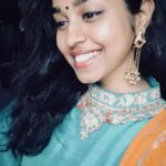 Haripriya Instagram - Happy diwali everyone ! Thank you @aarvee.chennai for the lovely diwali gift. Ps: earrings from @aarvee.chennai #diwalivibes