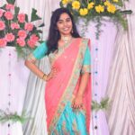 Haripriya Instagram - Sister’s wedding pics ! And its hq 😎 #wedding . . . . . Ps: my right hand almost died by holding it for about 5 mins oly 😴.