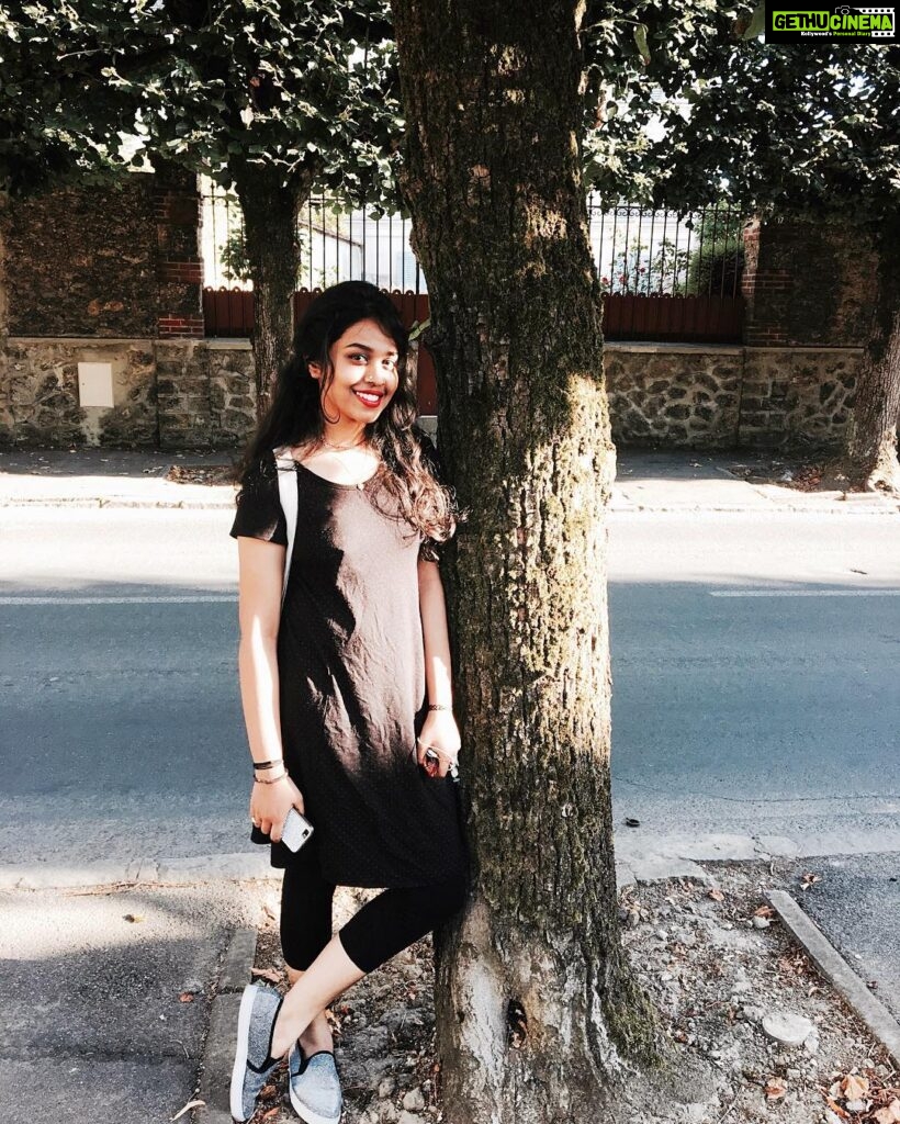 Haripriya Instagram - Wanderlust 🚶🏻‍♀️#throwback