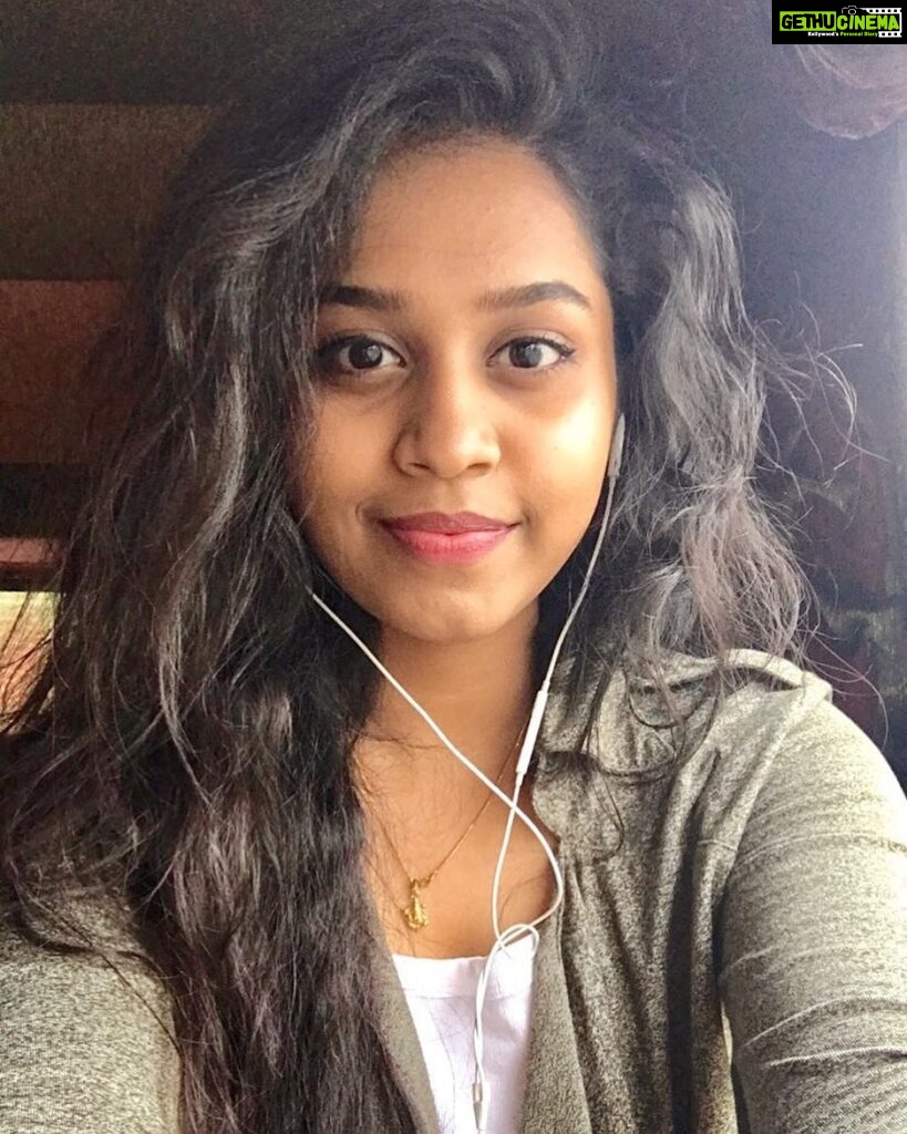 Haripriya Instagram - Listening to music makes me feel better :) #crazyhair #autoride #selfie