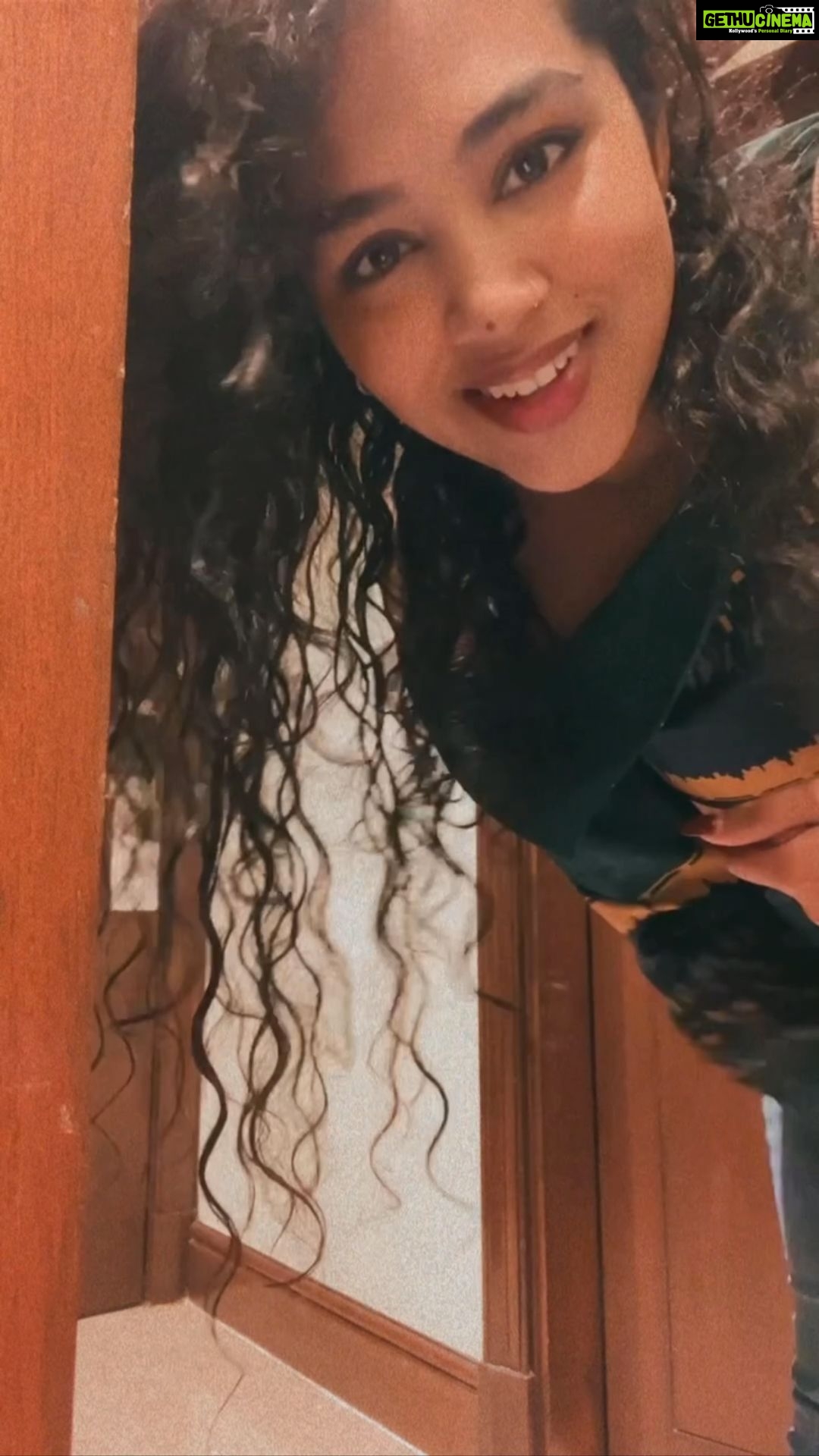 Manisha Eerabathini Instagram - spent less than 24 hours in Mumbai recording & witnessing some amazing music happen by some incredible musicians in a legendary studio 🙌🏻🙏🏻 #grateful @musicthaman sir @asivamanidrums_official sir @yrf #yashrajstudio Mumbai, Maharashtra