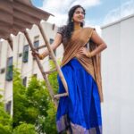 Manisha Eerabathini Instagram - Navrathri Day 7 💙 📸: @becreatives_yt Styling: @sandhya__sabbavarapu Styling team: @mythri_g @rashmi_angara Jewelry: @kushalsfashionjewellery Hyderabad