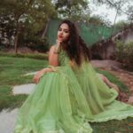 Manisha Eerabathini Instagram - #Navrathri #Day2: Today’s color is green 💚 Reel tomorrow! 📸: @_vinodvincent Styling: @sandhya__sabbavarapu Styling Team: @rashmi_angara @mythri_g Saree: @swathi_veldandi Jewelery: @petalsbyswathi Hyderabad