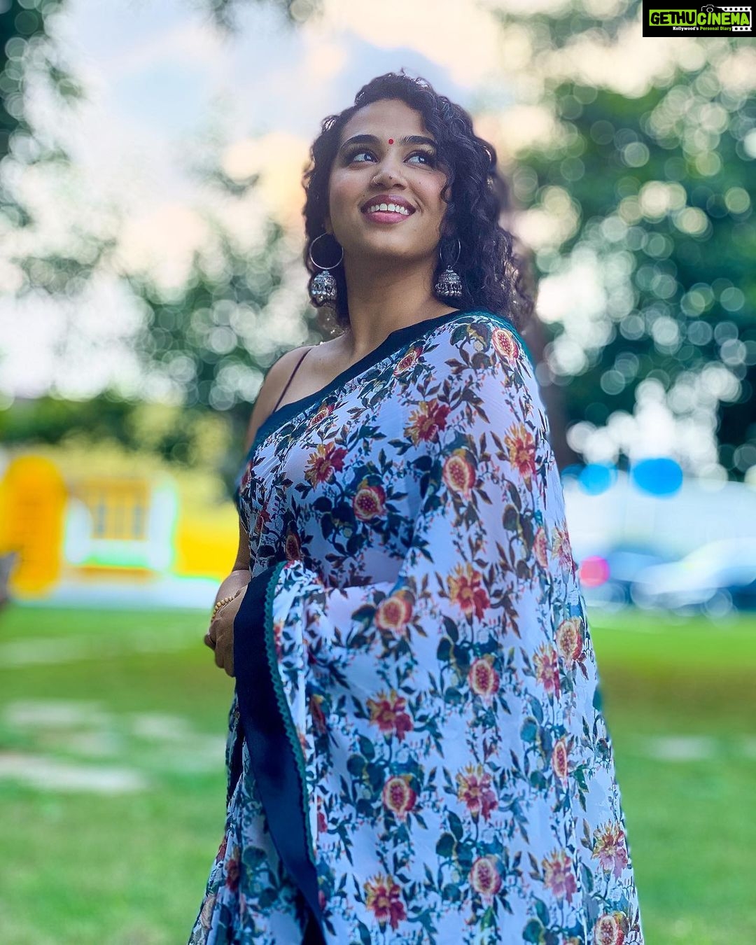 Manisha Eerabathini Instagram - I made a reel of Urumulu Nee Muvvalai a few months ago during a time when I was feeling so uninspired (literally in that caption lol) and that reel audio randomly traveled far and wide. So many people used it for their wedding reels - genuinely made me very happy. I guess it is true what they say about having no expectations :p Since then, I got hundreds of messages asking me to make a longer version so here it is. On my Youtube channel now - go check it out ❤️ @kamalkiranphotography @bharath_manchiraju @sandilya_pisapati @geethikakanumilli Hyderabad