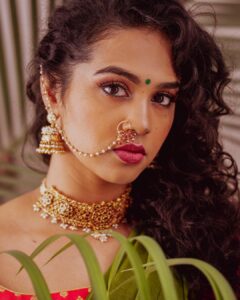 Manisha Eerabathini Instagram - 🌿

📸: @weareretrospection 
Styled by @rishita.madas 
Saree: @sevenyards 
Blouse: @saptarangstudio 
Jewelry: @ayerah_store 
Nath: @petalsbyswathi 
Hair & Makeup: @nayanasmakeoverr 
Nails: @nail_stories_hyderabad 
#styledbyrishita
