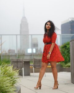 Manisha Eerabathini Instagram - Telling 2022 to stop right there 🛑✋ 
It’s time for #Reelmas 👀🎄

📸: @surya.garigipati 
👗: @whysobluelove 
#Throwback