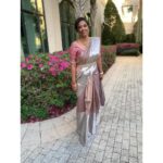 Manisha Eerabathini Instagram - 🙈I thought this day would never come but my brother’s wedding vlog is finally coming out on Sunday on my Youtube channel! Go subscribe to watch it first 💃🏻 In the meantime, enjoy this wedding photo dump 📷 First photo: @castaldostudio_weddings My saree: @brandmandir Vaddanam: @ganeshcollections09 Necklace: @mokshajewellery Styled by @mr.i.sh #Telugu #Gujarati #Throwback Orlando, Florida