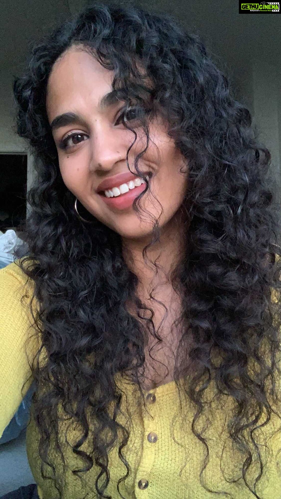 Manisha Eerabathini Instagram - This time last year I started working on my first original. ๐Right when the world was about to change, I sat to compose, write & *roughly* program just the pallavi. One year later, I am proud of myself for actually completing the song, despite multiple times when I wanted to stop. Thank you @robbierosenlive @sharathravi @kittuvissapragada and @tj3xmusic for the musical help ๐๐ป #NaaloThapana #TeluguMusic #IndependentMusic #OriginalSong #SingerSongwriter