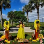 Manisha Eerabathini Instagram - Given everything going on right now, I figured I can reminisce on better times 🤷🏻‍♀️ My brother’s pellikoduku 🌼 📸: @shivpatphoto Outfit: @taruni.in Jewelry: @ganeshcollections09 #Throwback Orlando, Florida