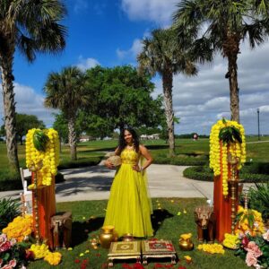 Manisha Eerabathini Instagram - Given everything going on right now, I figured I can reminisce on better times 🤷🏻‍♀️

My brother’s pellikoduku 🌼 
📸: @shivpatphoto 
Outfit: @taruni.in 
Jewelry: @ganeshcollections09 
#Throwback
