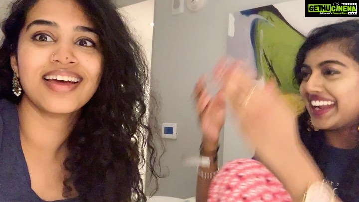 Manisha Eerabathini Instagram - This is from over a year ago right after a show but hey, totally appropriate right now πΊπΈ P.S. Wait till the end, sorry @sruthinan π―ββοΈ #StarSpangledBanner #NationalAnthem #NewPresident BidenHarris2020