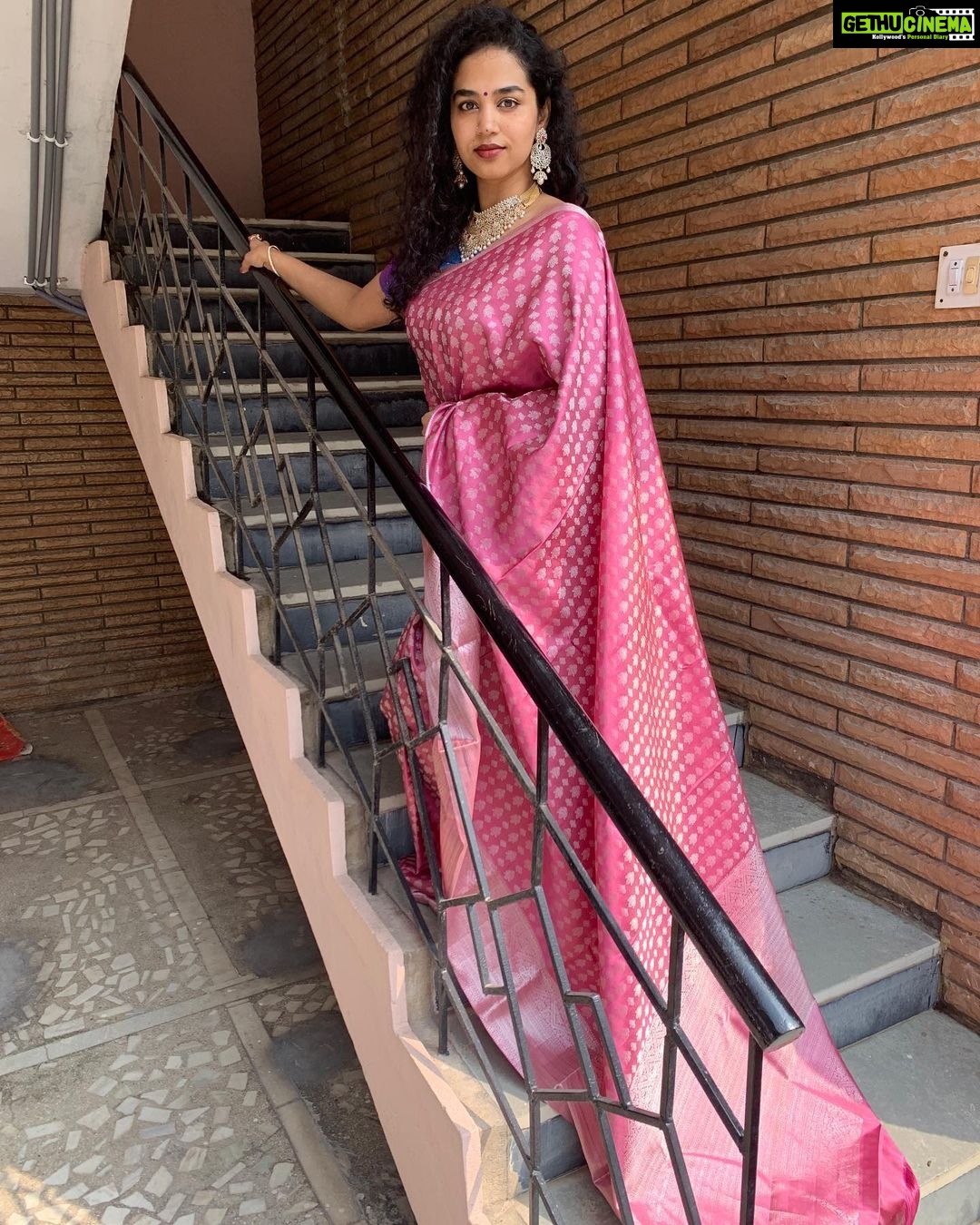 Manisha Eerabathini Instagram - Some queen vibes ✨ Saree: @brandmandir Jewelry: @kalasha_finejewels Hyderabad